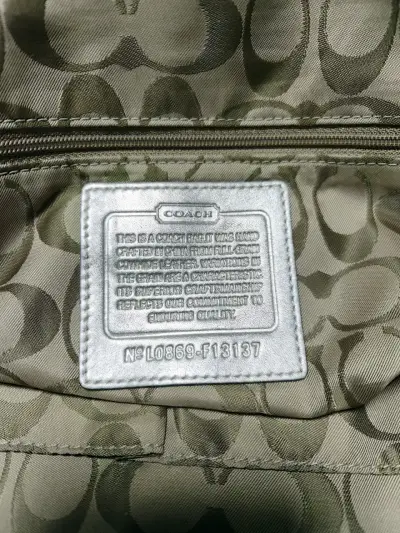 Cartera Coach de cuero y herrajes dorados - miniatura 6