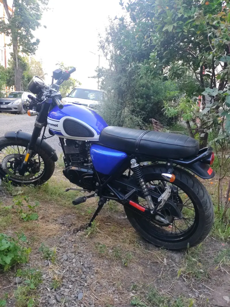 Moto Euromot azul en buen estado - 2
