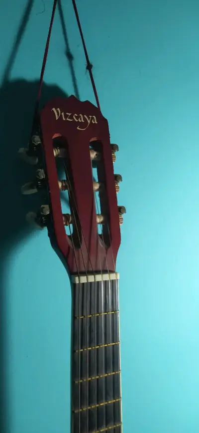 Guitarra clásica Vizcaya - miniatura 1