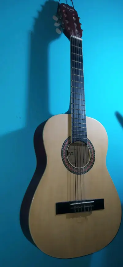 Guitarra clásica Vizcaya - miniatura 3