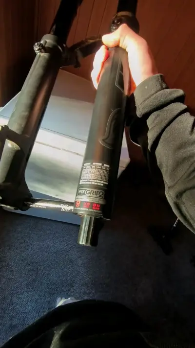 Horquilla suspensión Fox 38 performance elite grip - miniatura 2