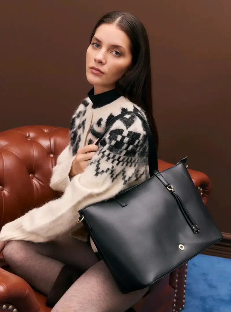 Cartera negra Alaniz con correa ajustable - 4