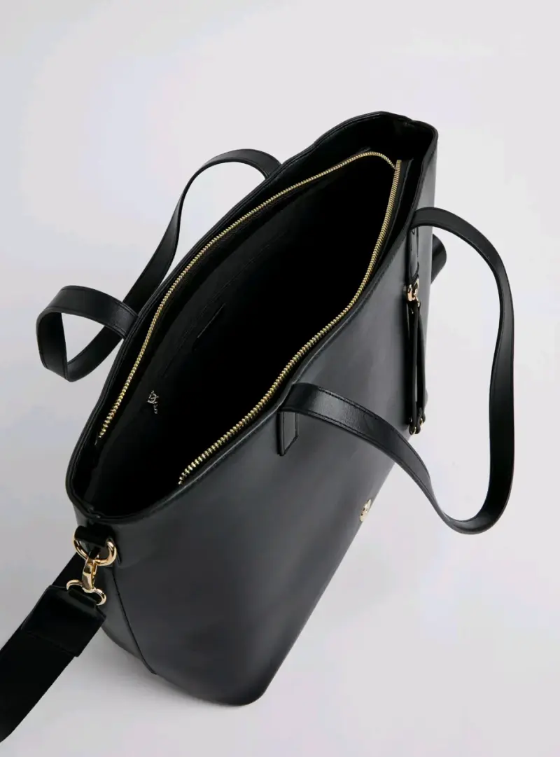 Cartera negra Alaniz con correa ajustable - 5