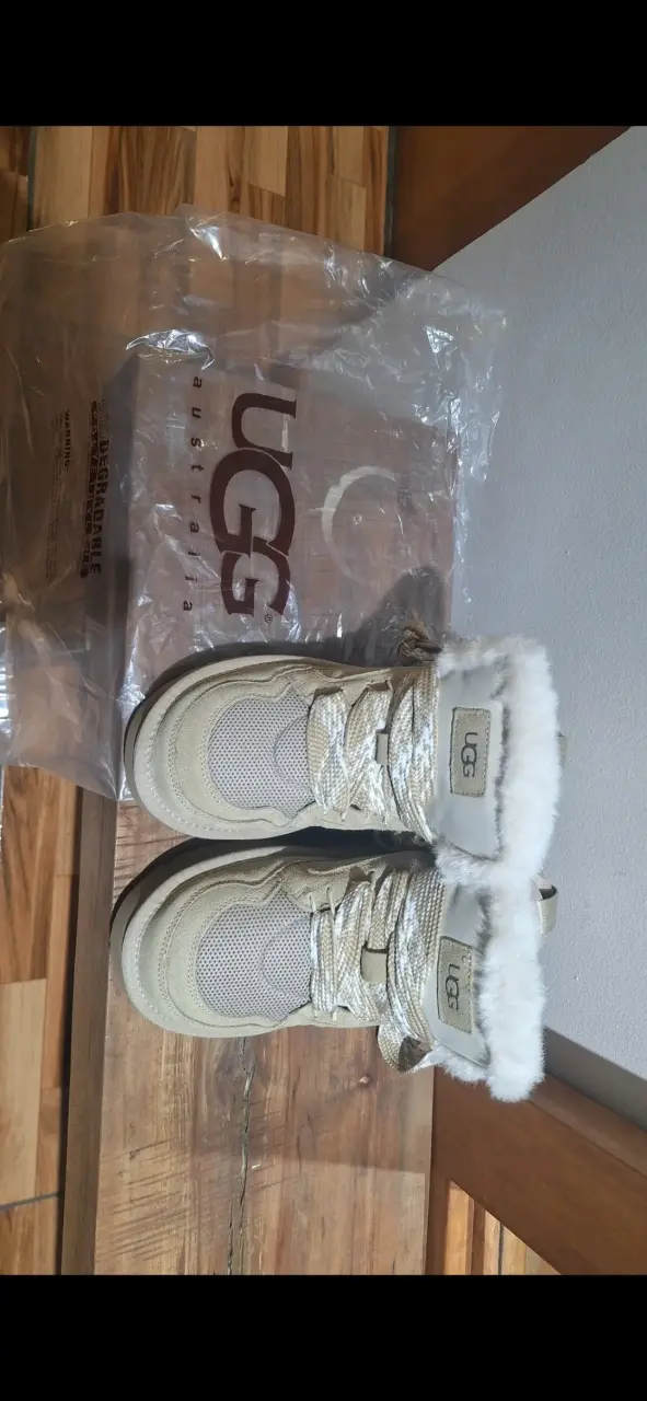 Zapatillas beige con forro suave - 4