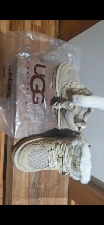Zapatillas beige con forro suave - miniatura 5