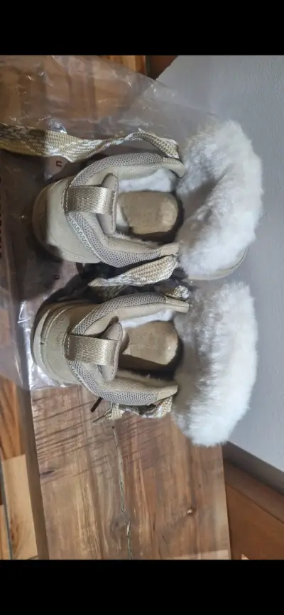 Zapatillas beige con forro suave - miniatura 6