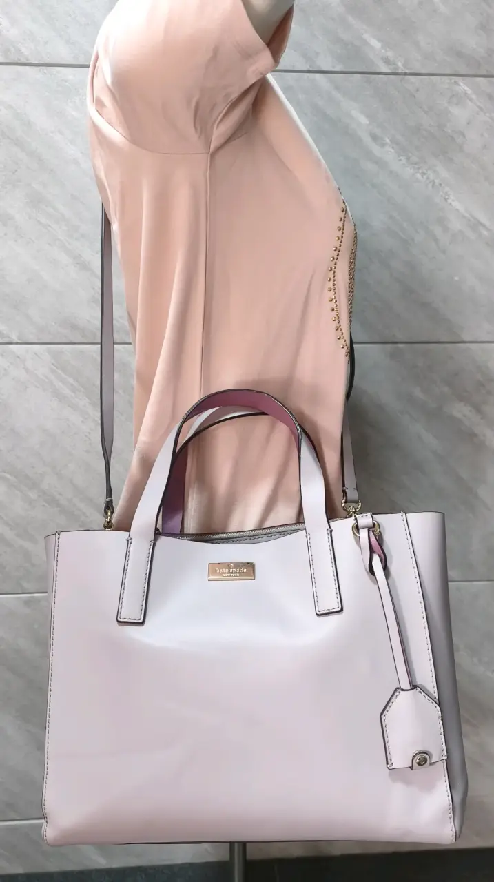 Cartera Kate Spade, lila pastel, excelente estado. - 2