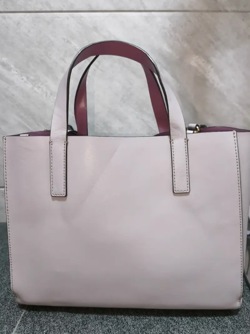 Cartera Kate Spade, lila pastel, excelente estado. - 4