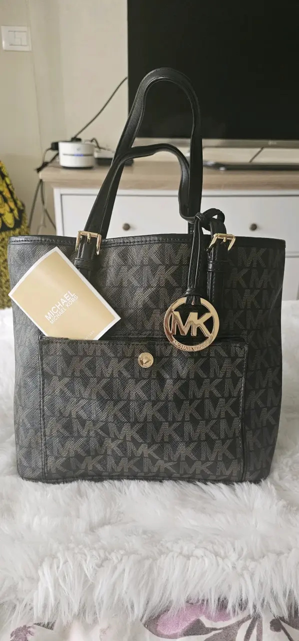 Bolso Michael Kors negro estampado - 1