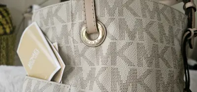 Cartera Michael Kors beige - miniatura 2
