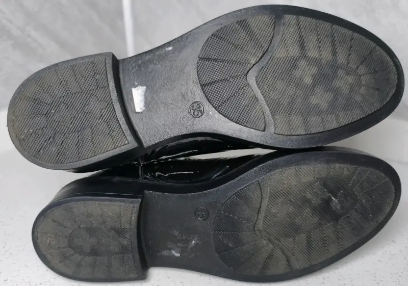 Botines Hush Puppies 1 uso, negros con tachas. - 4