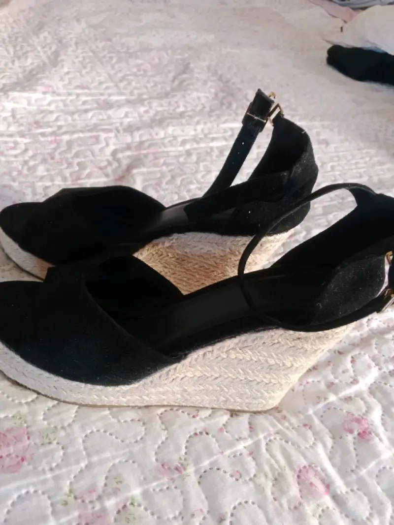 Sandalias de cuña negras - 1