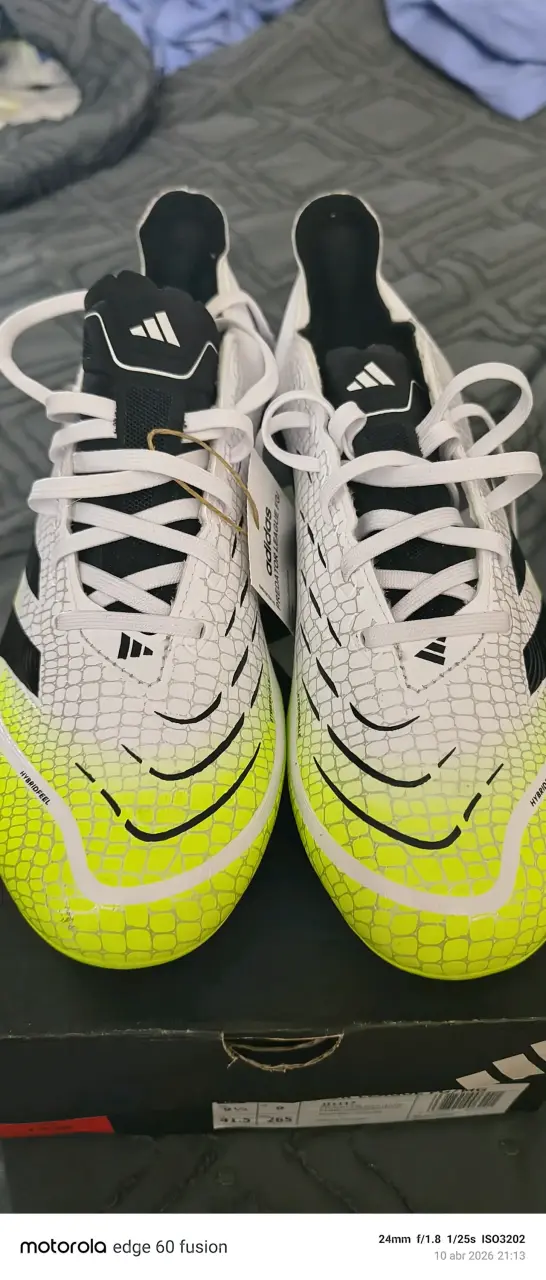Zapatos de fútbol blanco y verde - 3