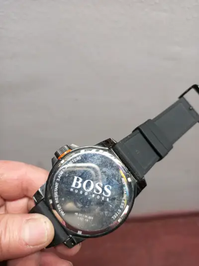 Reloj Boss negro con detalles naranjas - miniatura 2