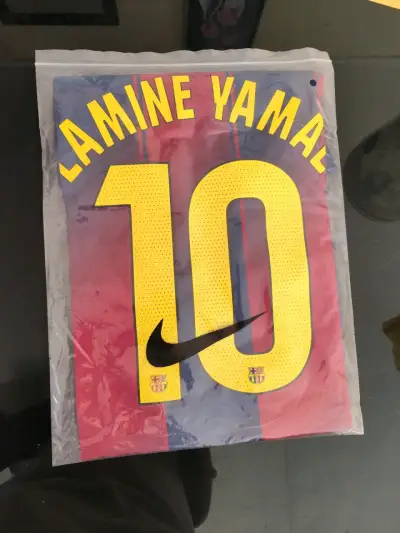 Camiseta FC Barcelona edición Olivia Rodrigo - miniatura 1