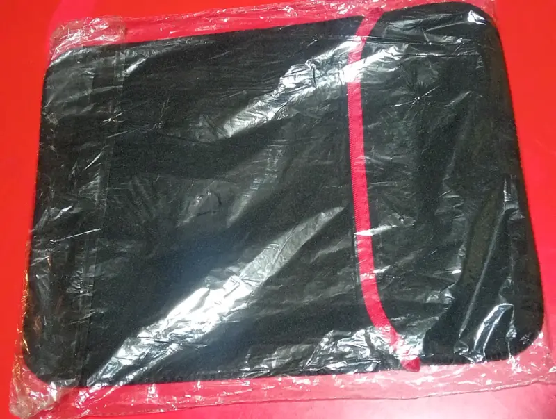 Funda negra para laptop 13 pulgadas - 1