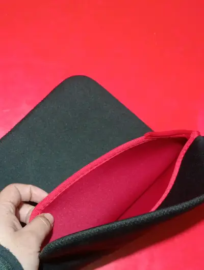 Funda negra para laptop 13 pulgadas - miniatura 5