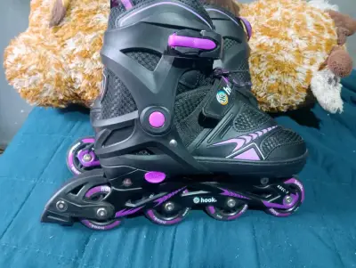 Patines en línea negros y morados - miniatura 1