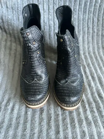 Botines de cuero negros - miniatura 1
