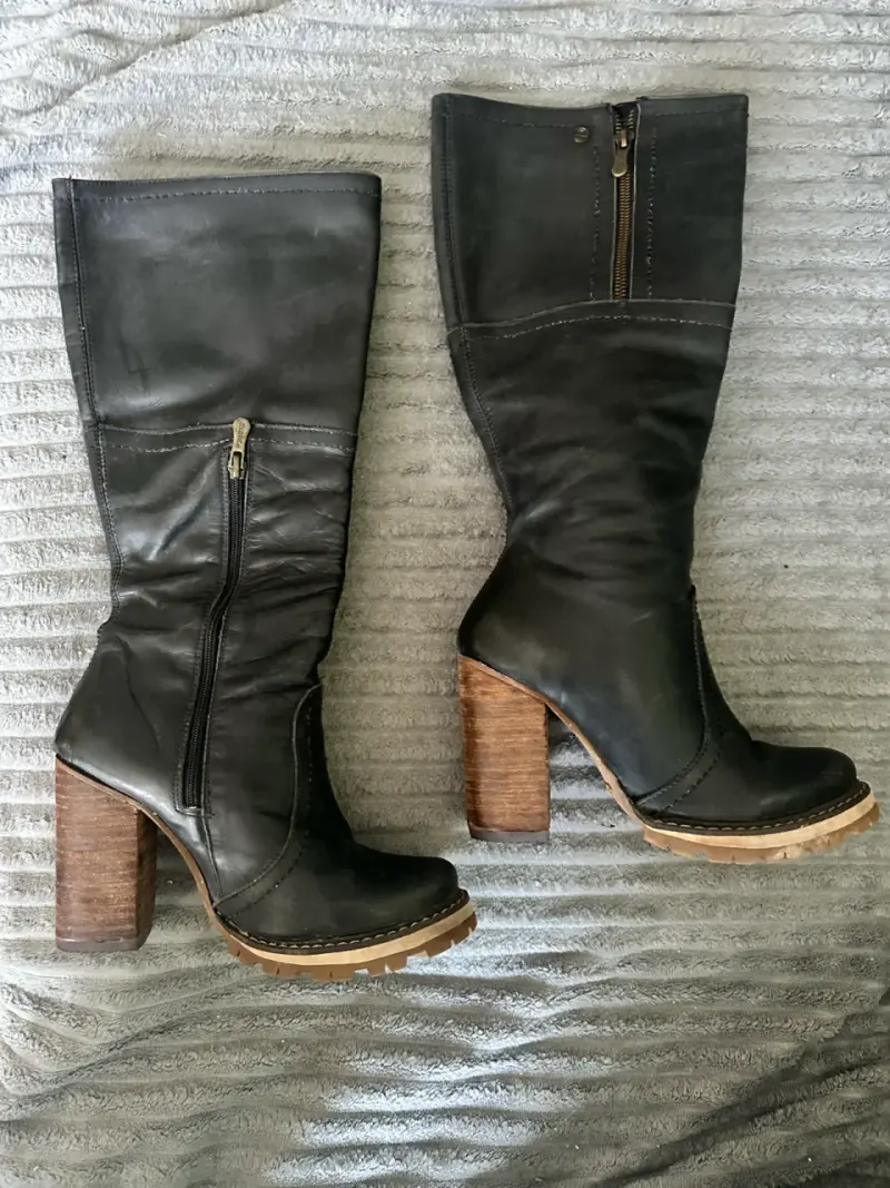 Botas de cuero negro con tacón - 3