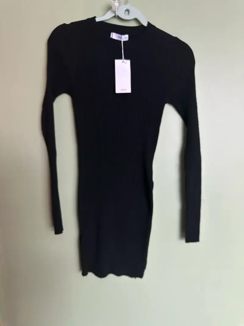 Vestido negro ajustado - 2