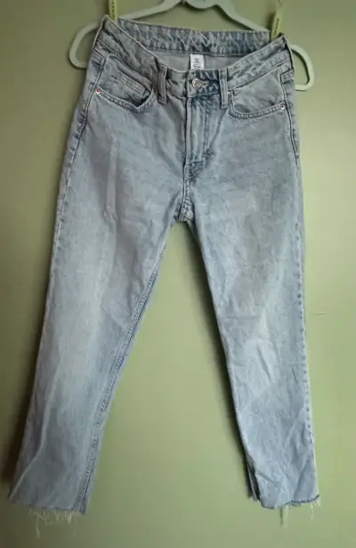 Jeans celestes desflecados - miniatura 1