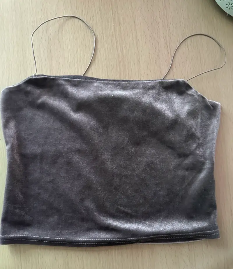 Top corto de terciopelo gris - 1