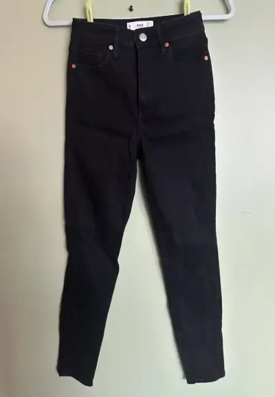 Jeans negros clásicos MNG - miniatura 1