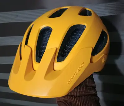 Casco amarillo Bontrager rally wavecel - miniatura 1