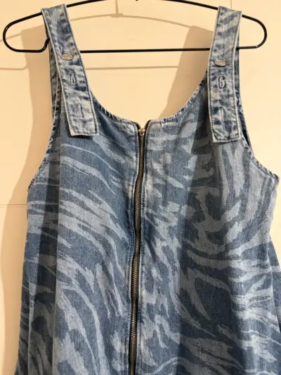 Vestido de mezclilla con cierre - miniatura 2