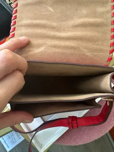 Cartera rosa con flecos y tachas - miniatura 3