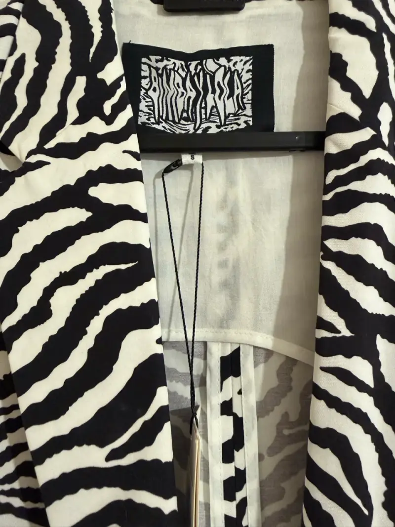 Blazer animal print blanco y negro - 2