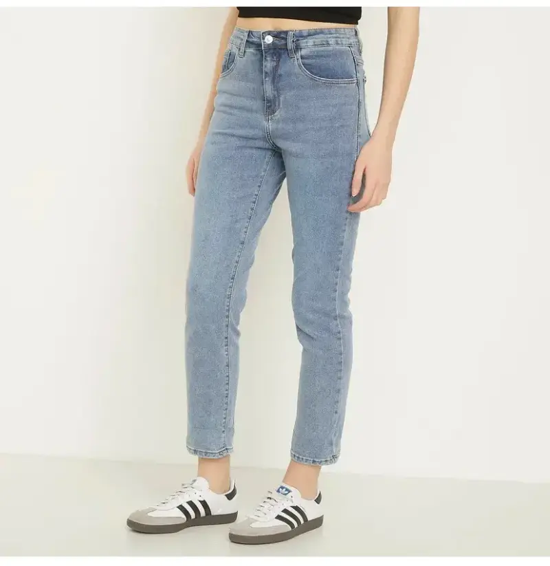 Jeans azul claro para mujer