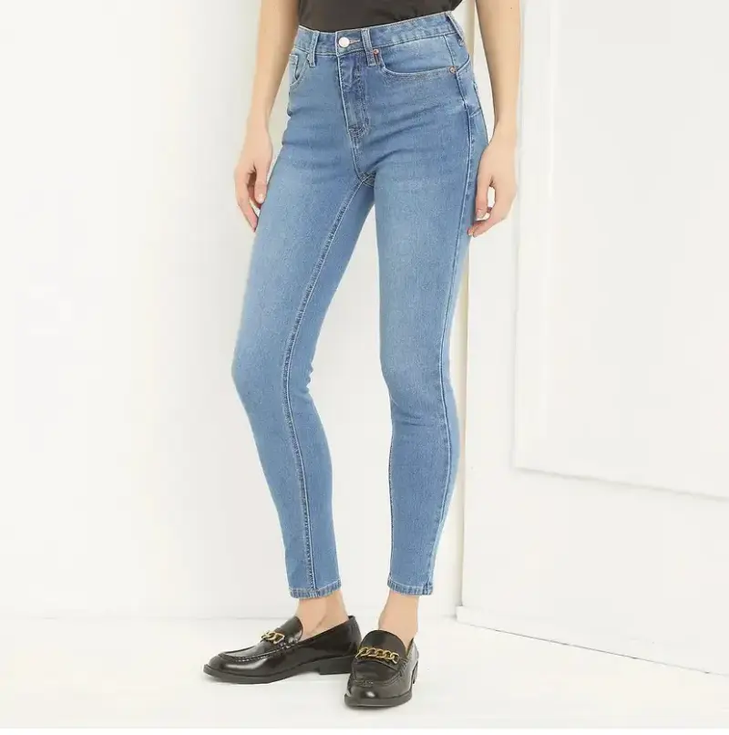 Jeans azul claro para mujer - 2