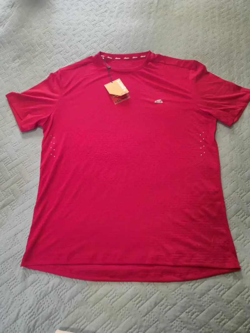 Polera roja secado rápido nueva - 2