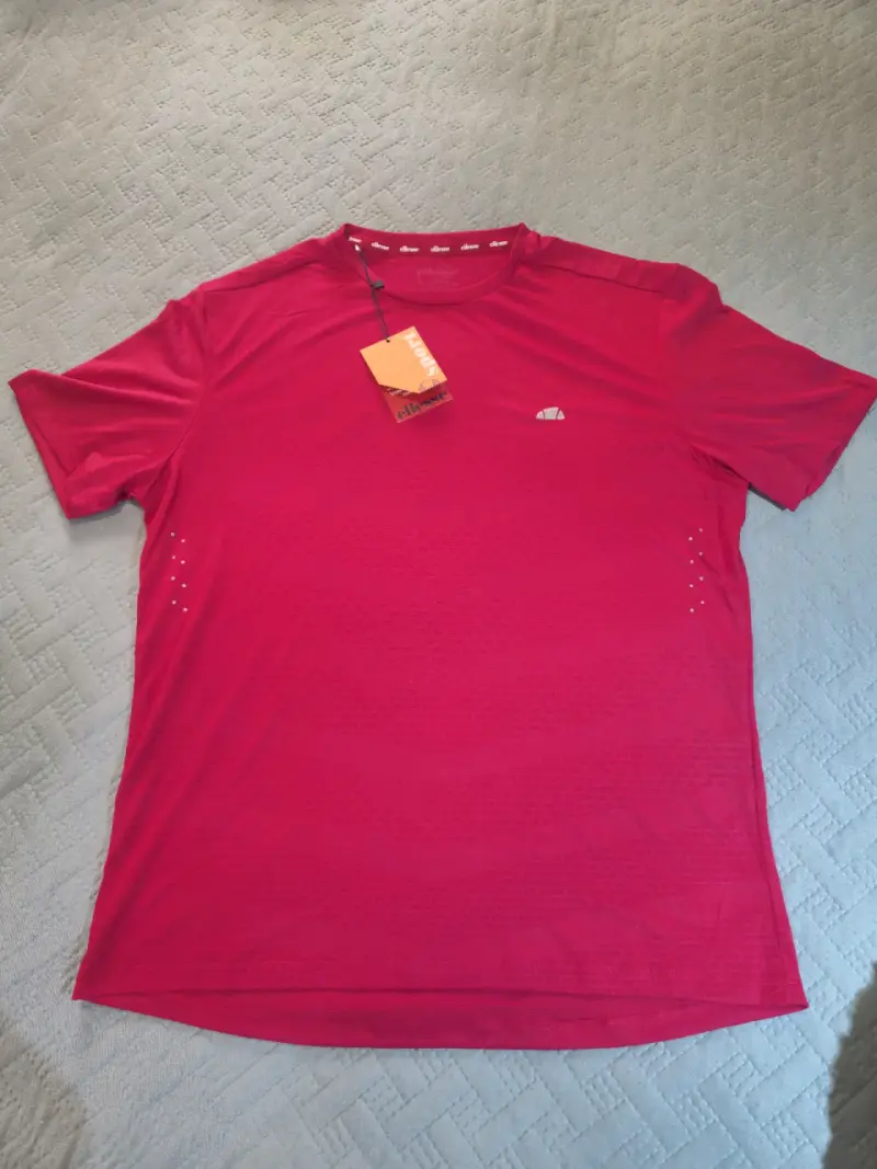 Polera roja secado rápido nueva - 3