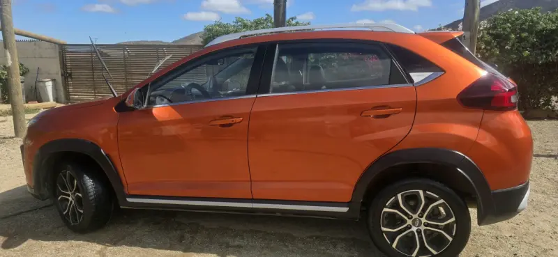 SUV naranja Tiggo - 1