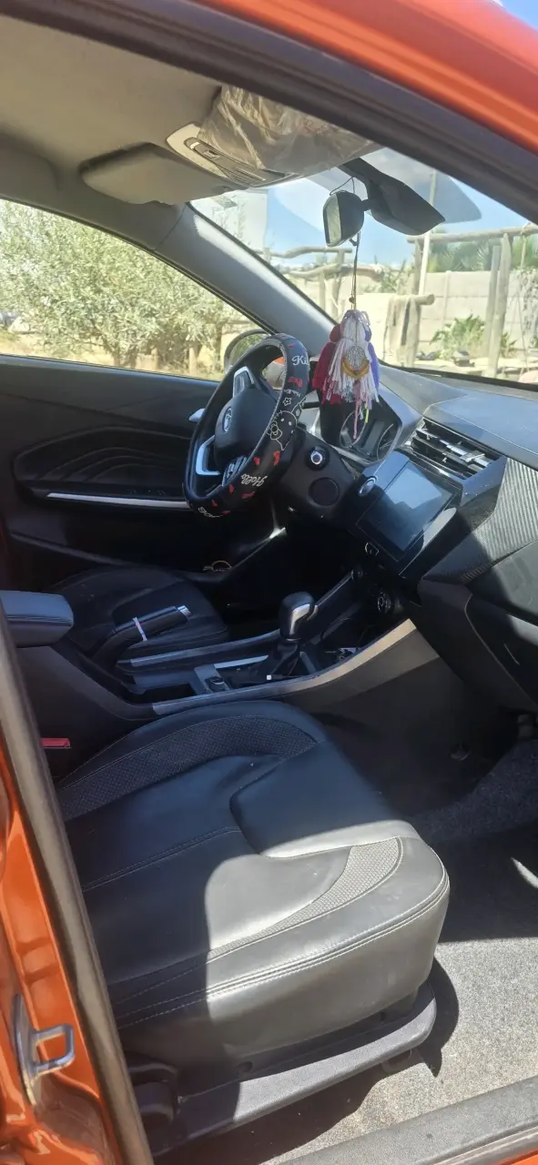 SUV naranja Tiggo - 5