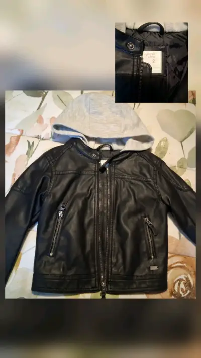 Chaqueta niño negra con capucha - miniatura 1