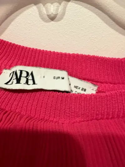 Polera Zara con volantes - miniatura 2
