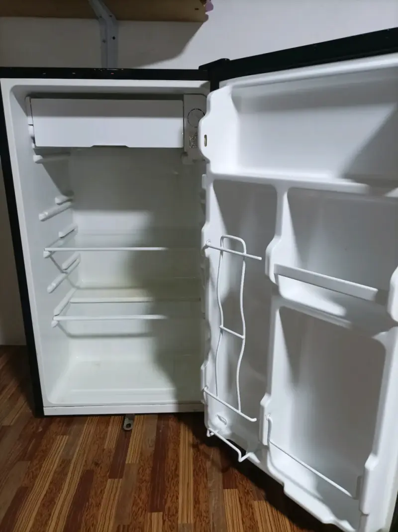 Refrigerador pequeño Libero plateado - 2