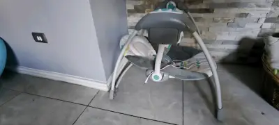 Mecedora eléctrica para bebé - miniatura 2