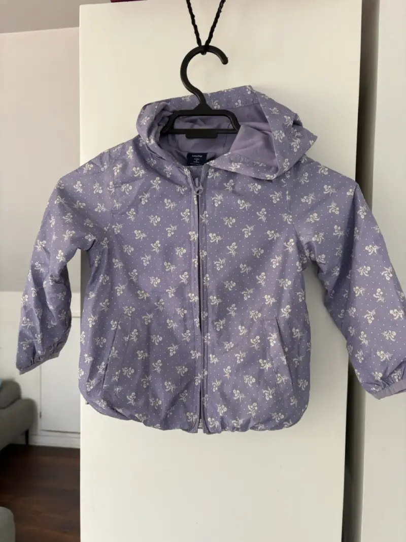Chaqueta infantil morada con capucha. Baby gap - 1