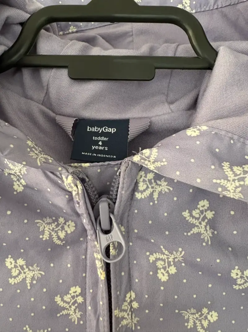 Chaqueta infantil morada con capucha. Baby gap - 2
