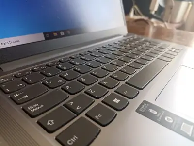 Notebook Lenovo Intel i3- 8gb ram - SSD - miniatura 3