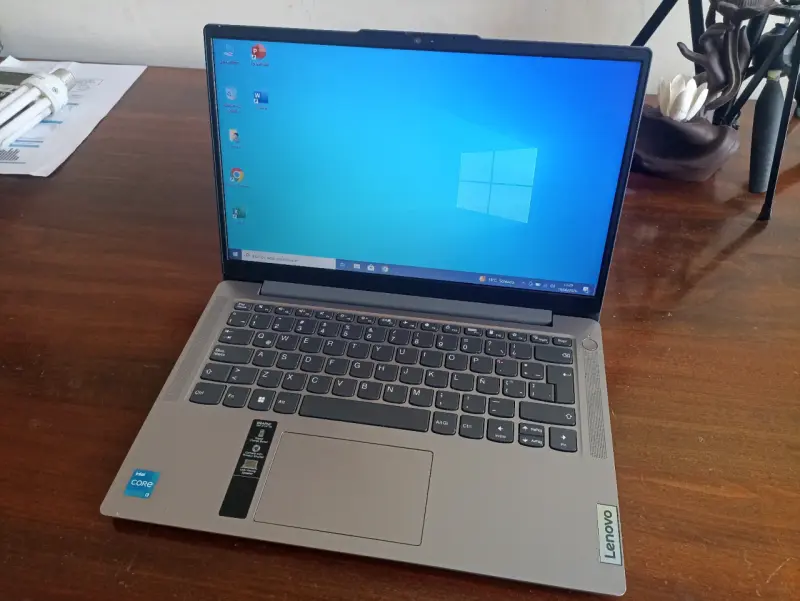 Notebook Lenovo Intel i3- 8gb ram - SSD - 4