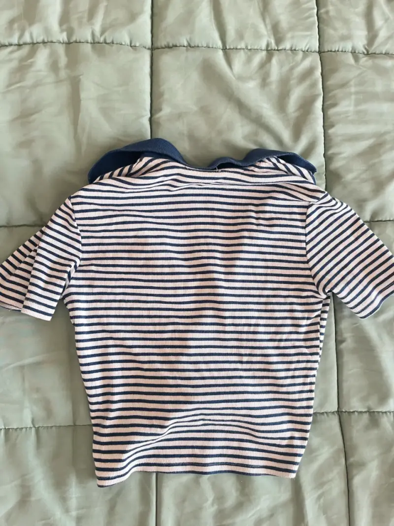 Polera rayada con cuello azul - 2