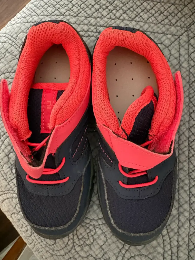Zapatillas infantiles fucsia y azul - 2