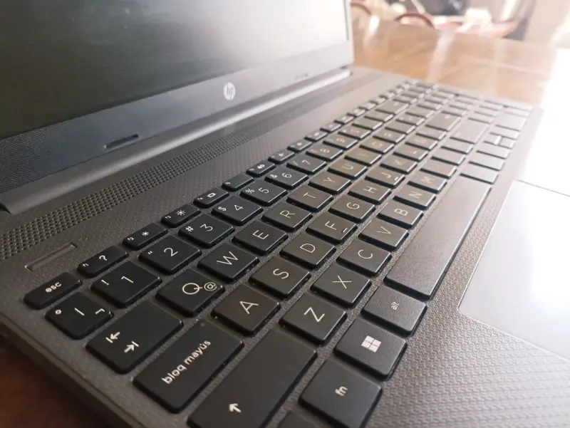 Notebook HP en buen estado - 4