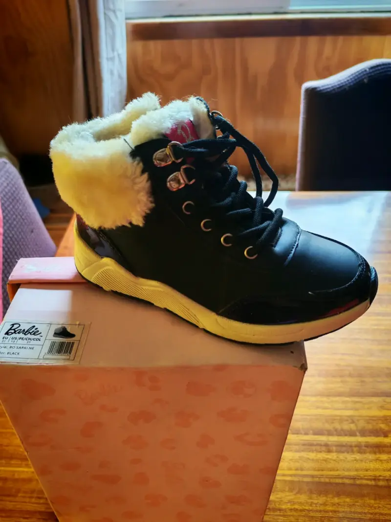 Botas negras con forro cálido - 1